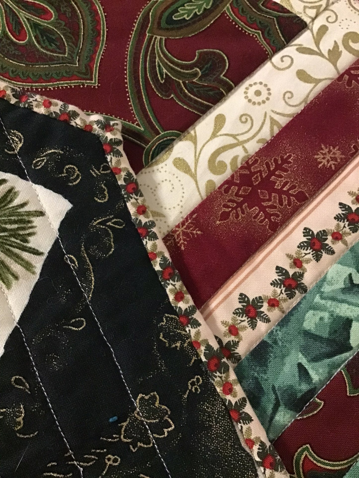 Quilted Table Runners - Christmas Reds & Greens -Green Back