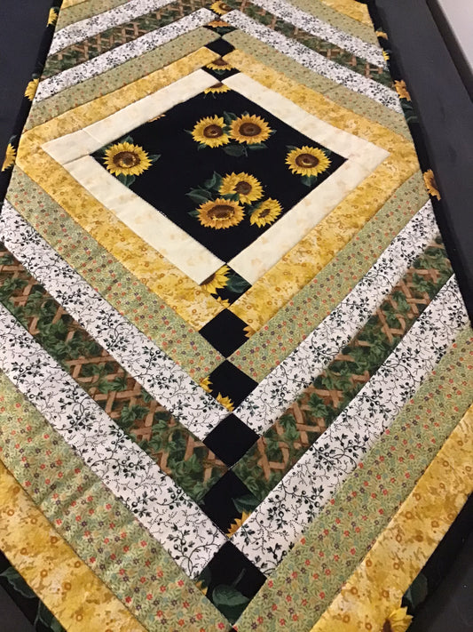 Quilted Table Runner 13 - Sunflowers 2