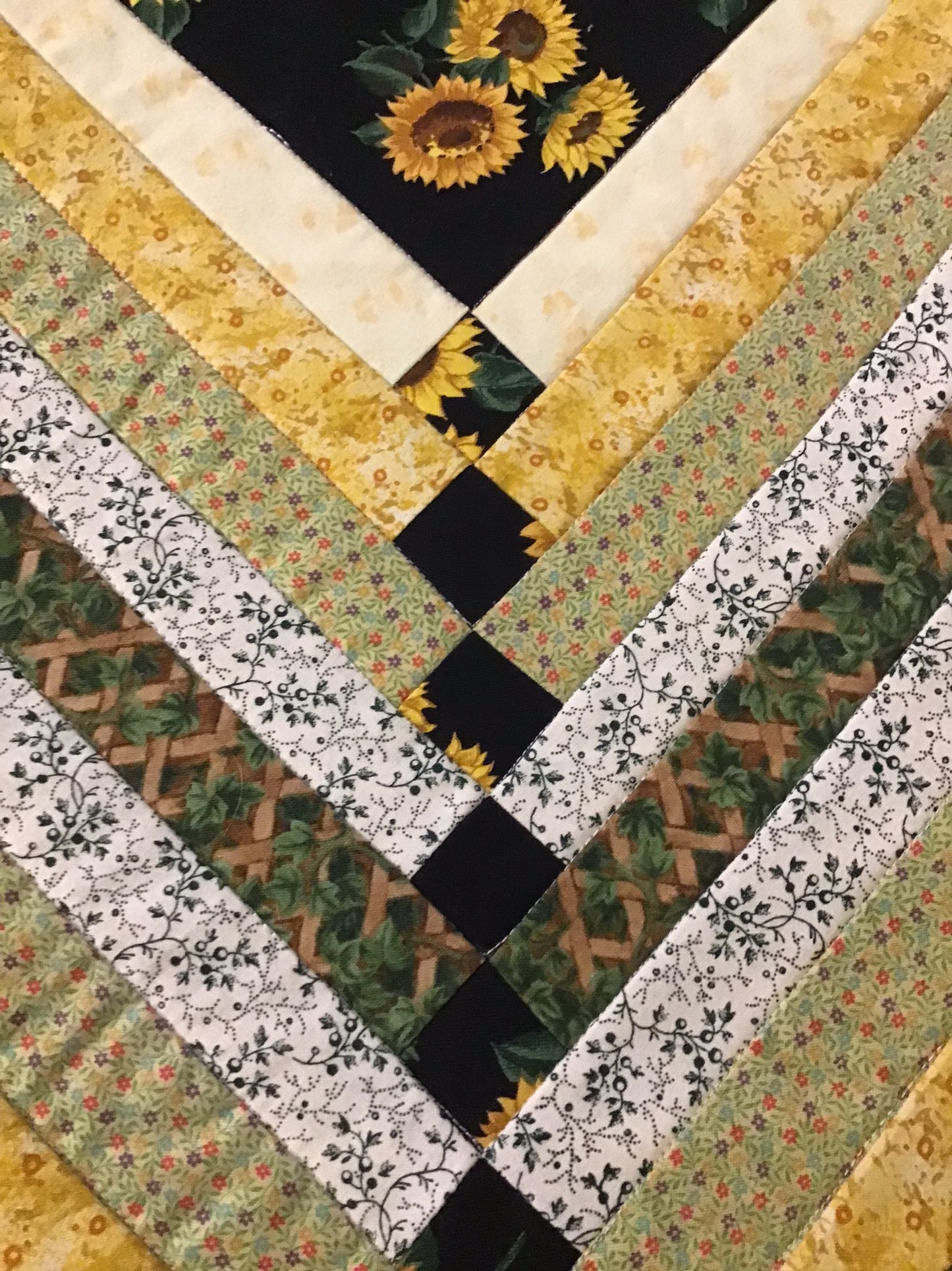 Quilted Table Runner 13 - Sunflowers 2